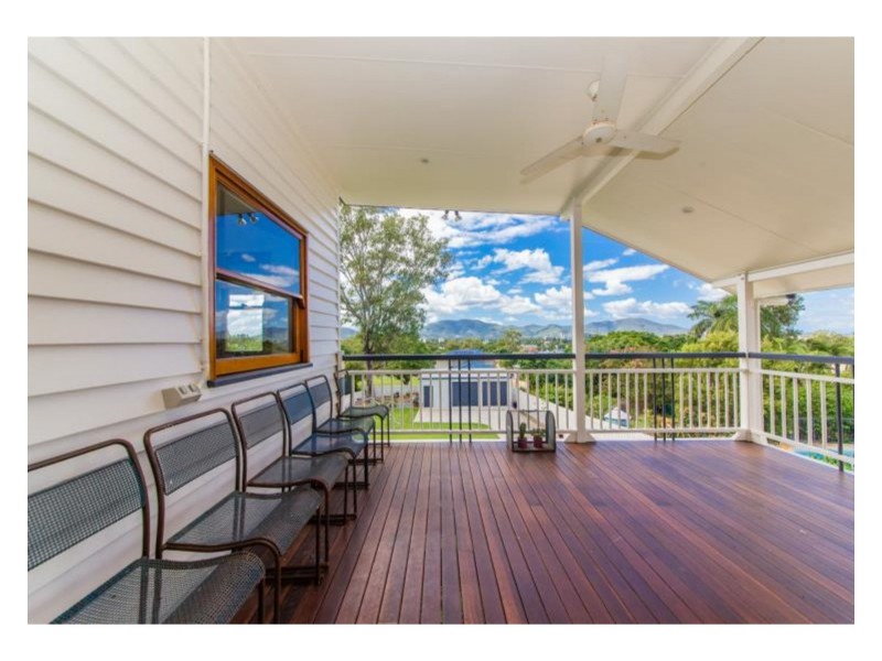 25 Lennox Street, The Range QLD 4700